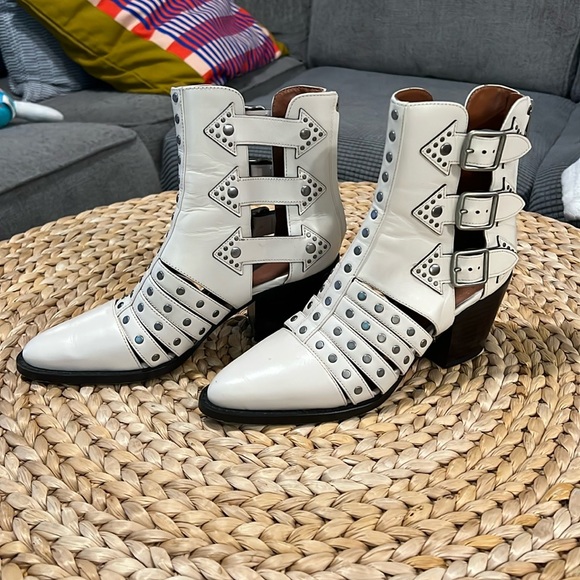 Coach Pheobe bootie in color chalk. Women’s size 6 - Picture 4 of 8